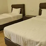 Oyo 90866 Rakyat Inn