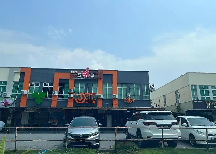 Oyo 90866 Rakyat Inn